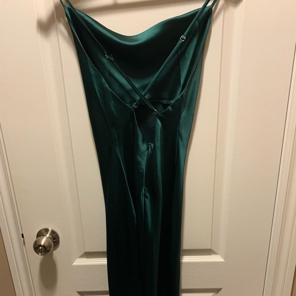 Gorgeous satin mid length dress - Picture 2 of 3